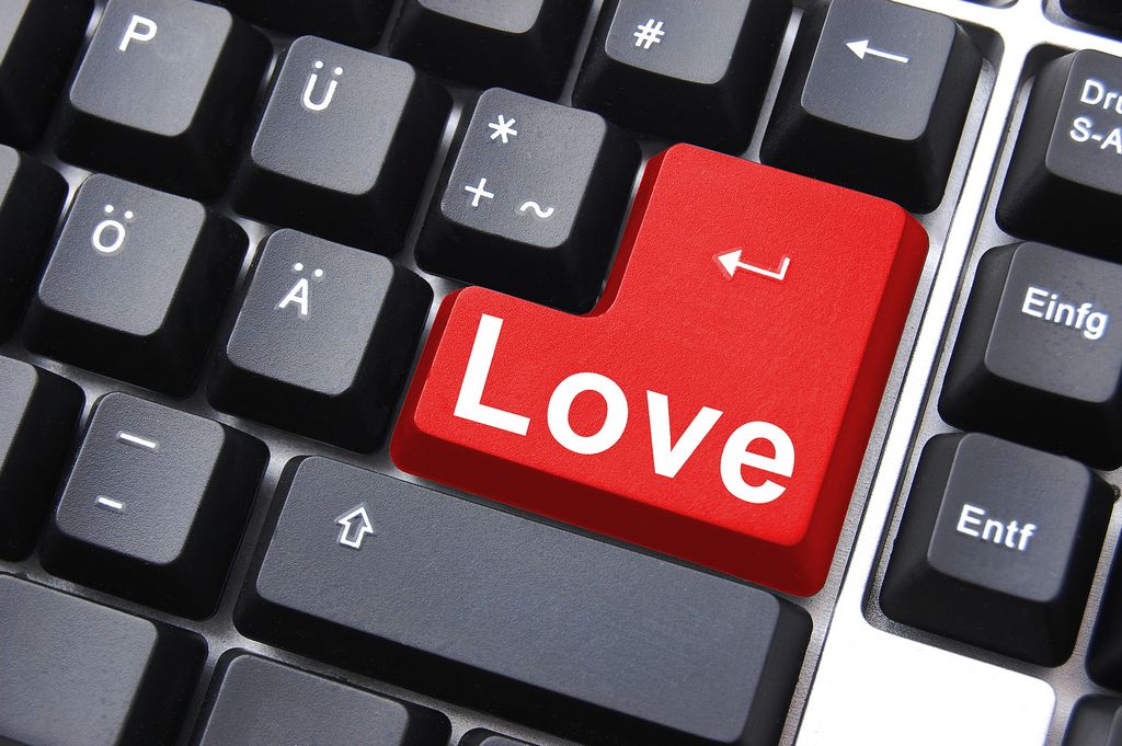 AmourMeet Evaluation: Functions, Tips and Costs 2025