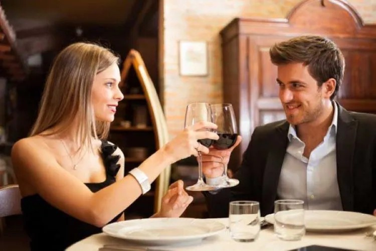 Exactly how does the SofiaDate online dating site work?